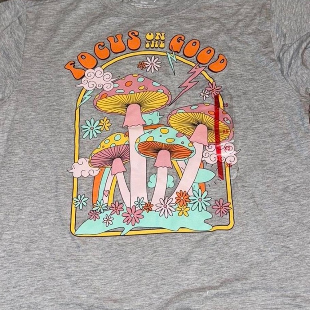Modern lux t shirt in gray focus on the good size small